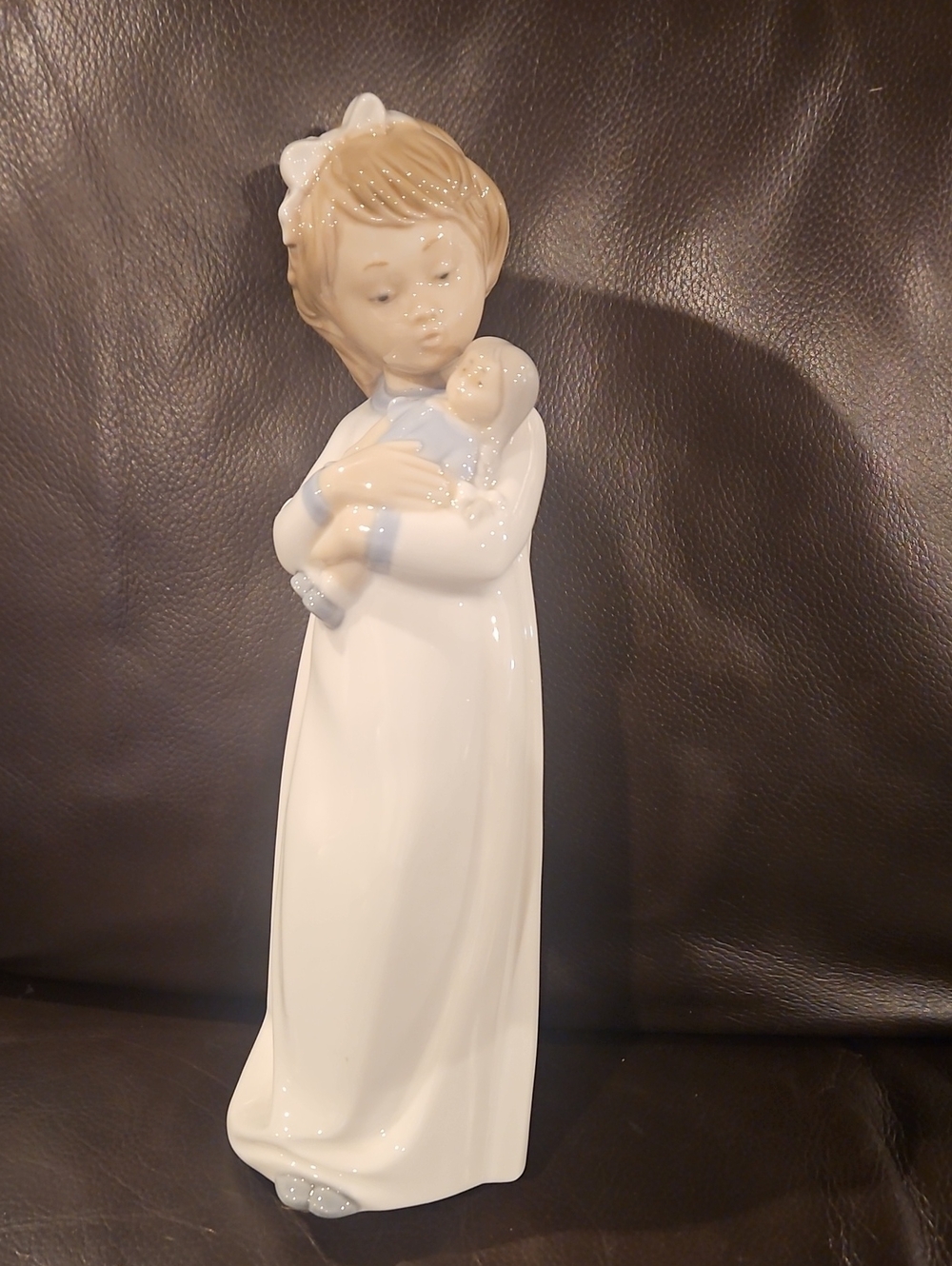 Lladro/Nao Porcelain Girl Figurine Holding Doll